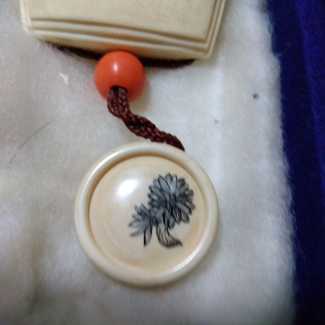 値下げ】印籠 饅頭根付 珊瑚緒締 花鳥図 天然素材 上桐箱＆保護布付