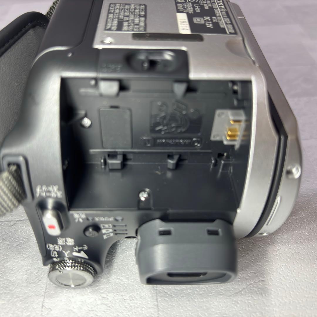 C1085 SONY ハンディカム DCR SR100