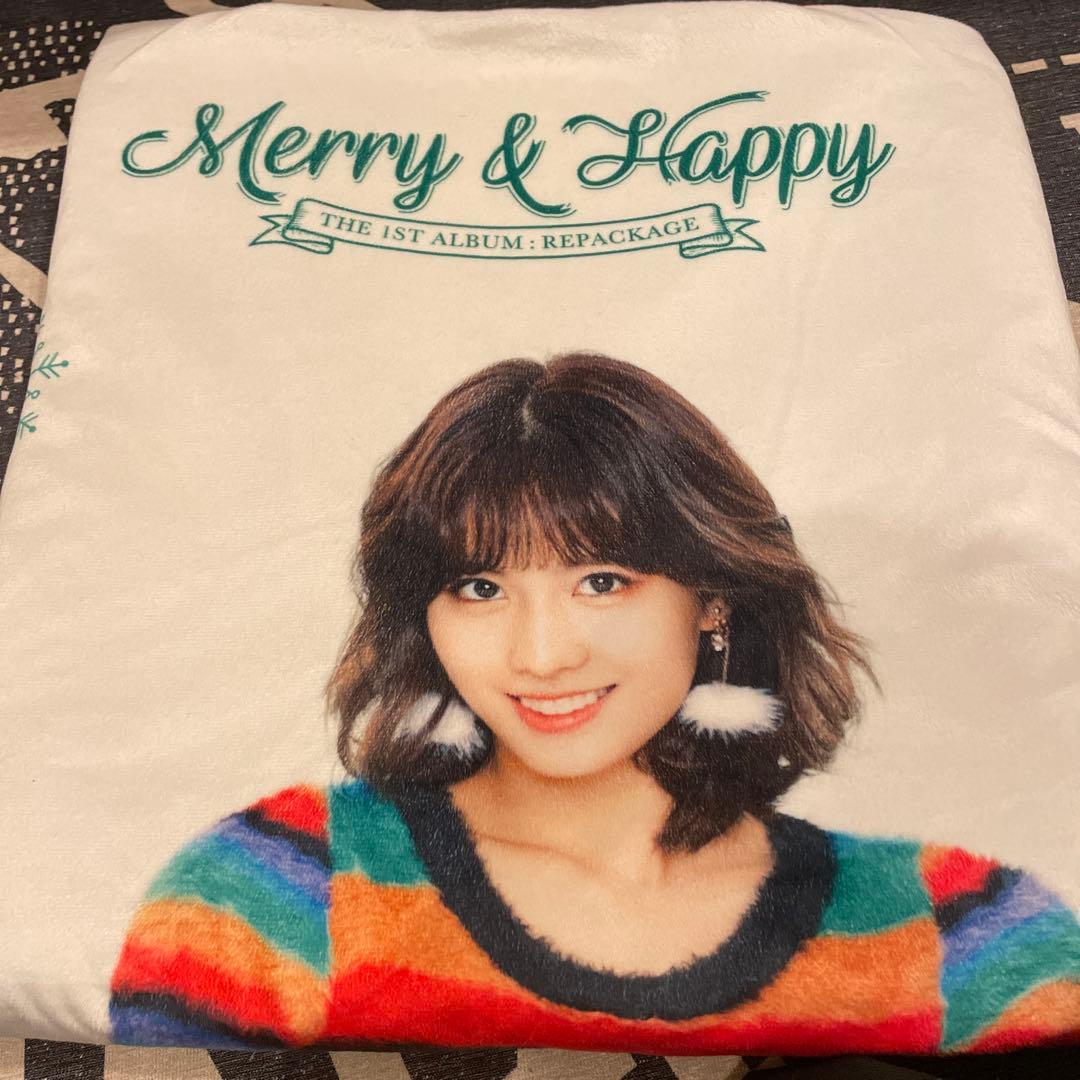 TWICE 公式ブランケット モモ