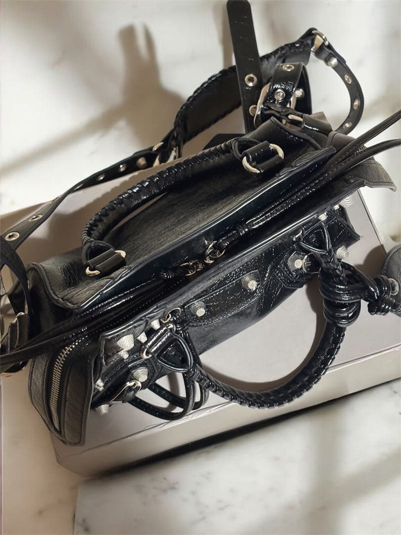 BALENCIAGA バレンシアガ ネオカゴール ショルダーバッグ 箱付き