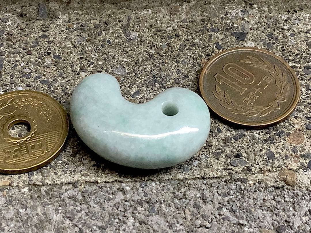 ⭕️ ⭕️神宿る本物の勾玉‼️ 吉祥開運 糸魚川翡翠*ジェダイト 外部