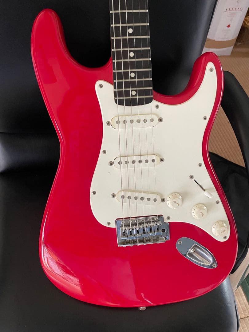 エレキギター 赤