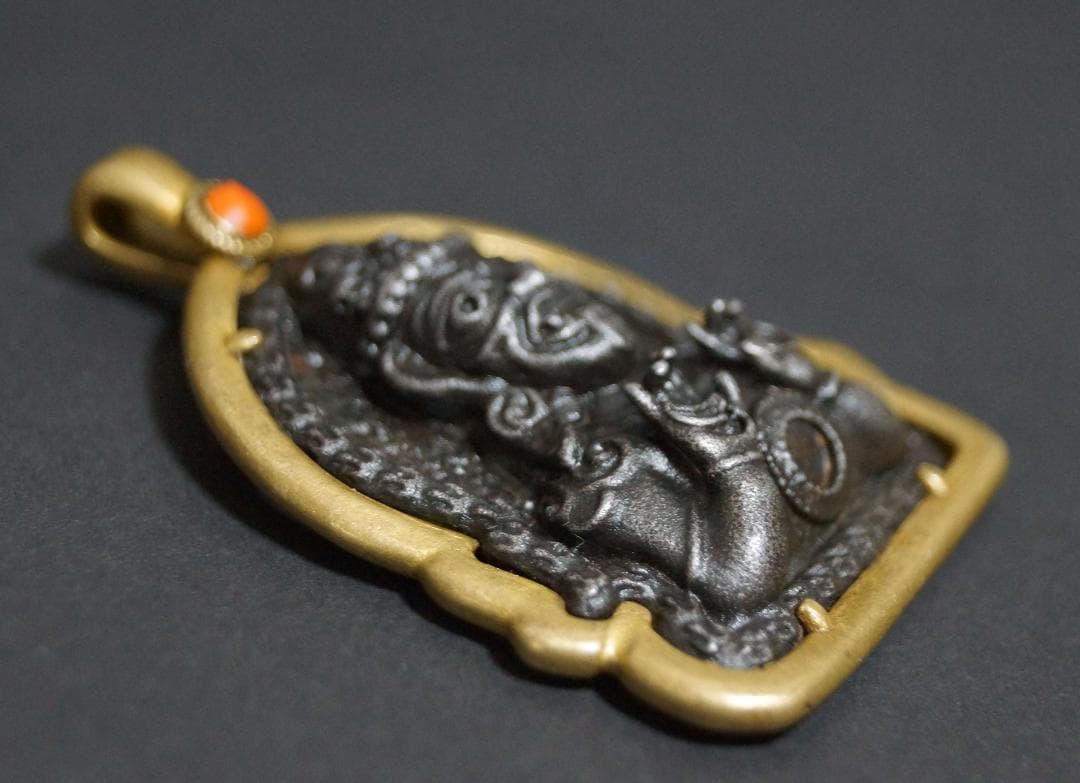 チベットトクチャ(Thogchags) 銅地天鉄 女神ザキラム 隕鉄根付 お守り