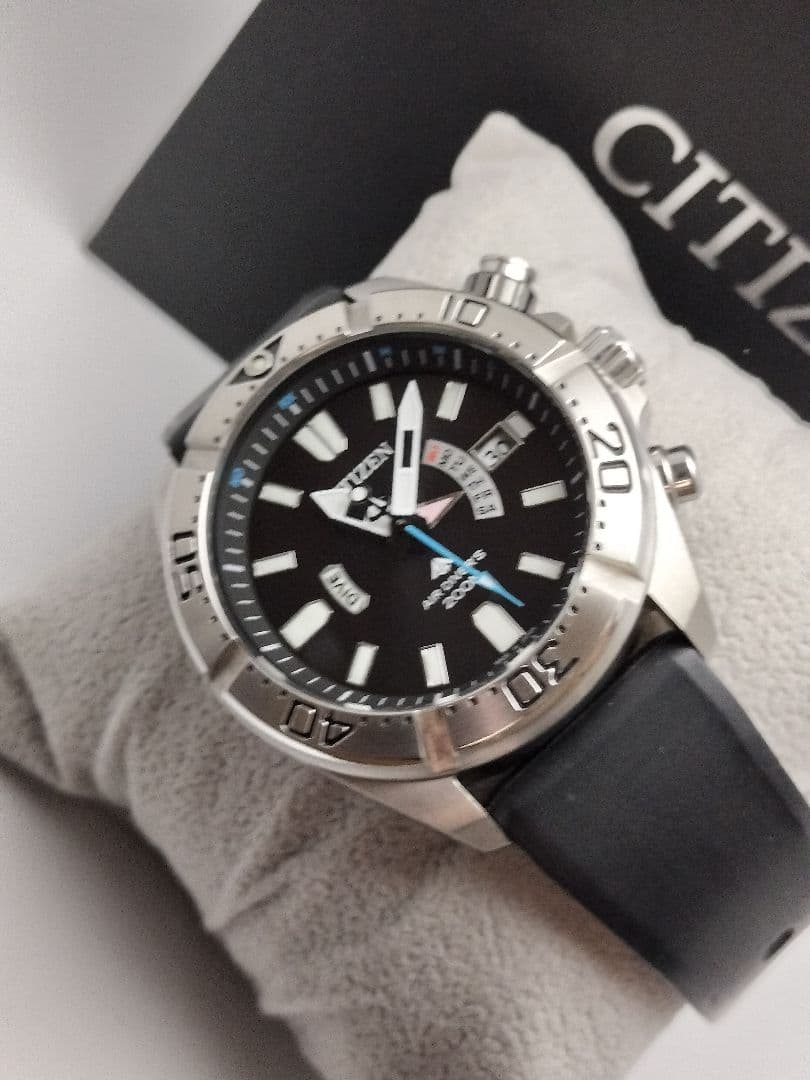 人気モデル　シチズン　プロマスター　ダイバー機能　電波ソーラー　H112