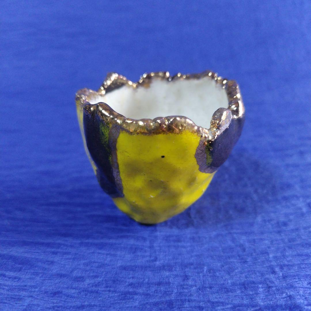 【希少】高鶴元　おちょこ　ぐい呑み　盃　湯呑み　鑑賞用　陶器　金色縁　　レトロ 希少】高鶴元 おちょこ ぐい呑み 湯呑み 鑑賞用 陶器 金色縁 黄色