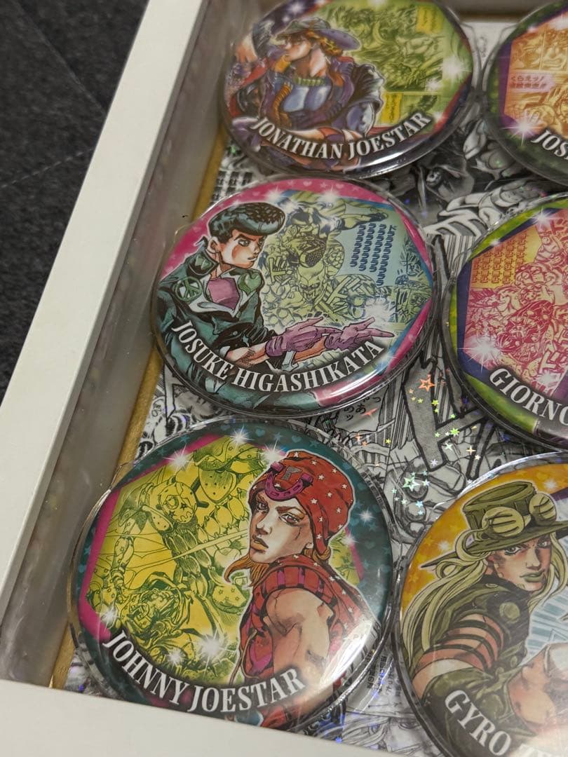ジョジョの奇妙な冒険 荒木飛呂彦原画展 heroes 缶バッジ　9種類　ケース付