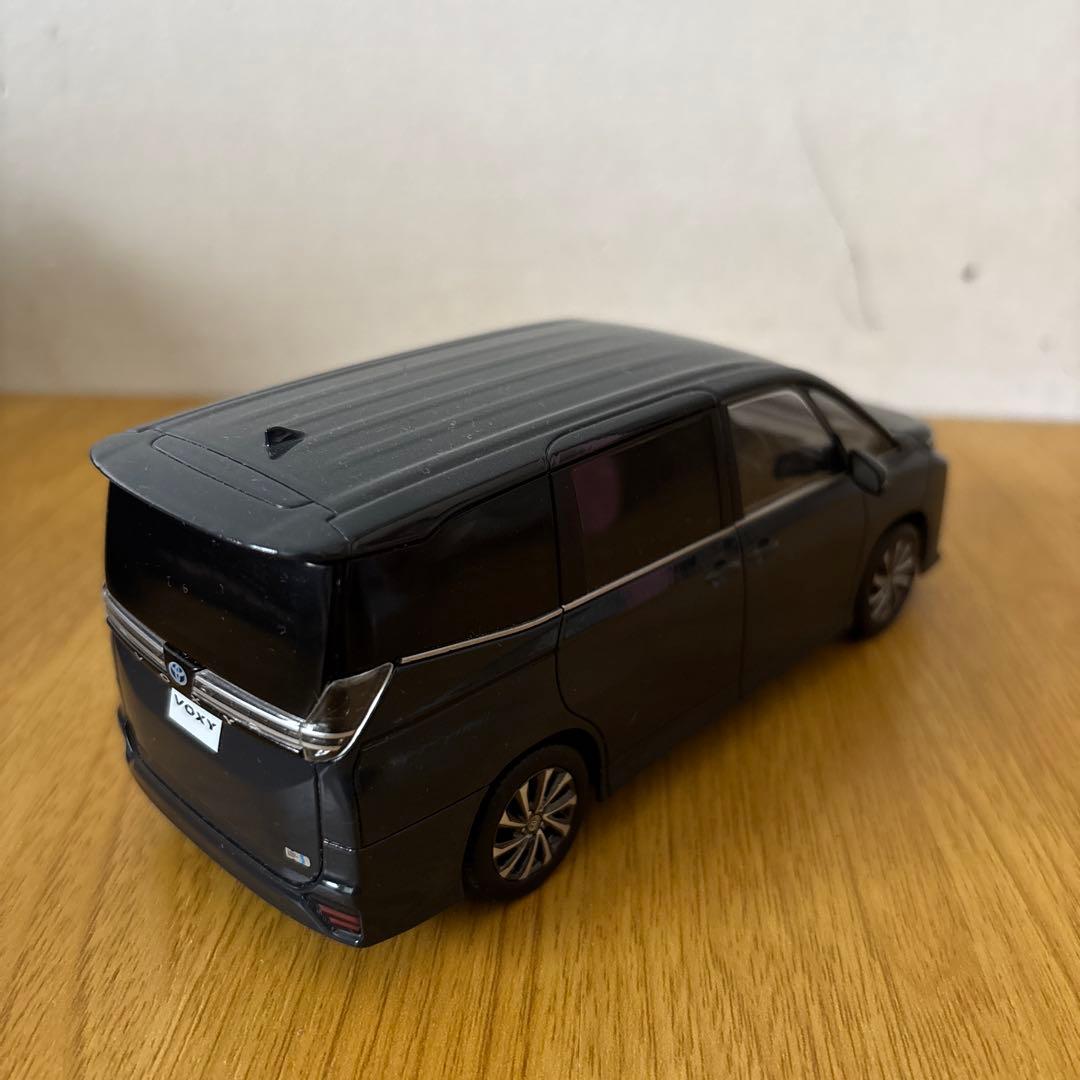 トヨタヴォクシーカラーサンプルミニカー