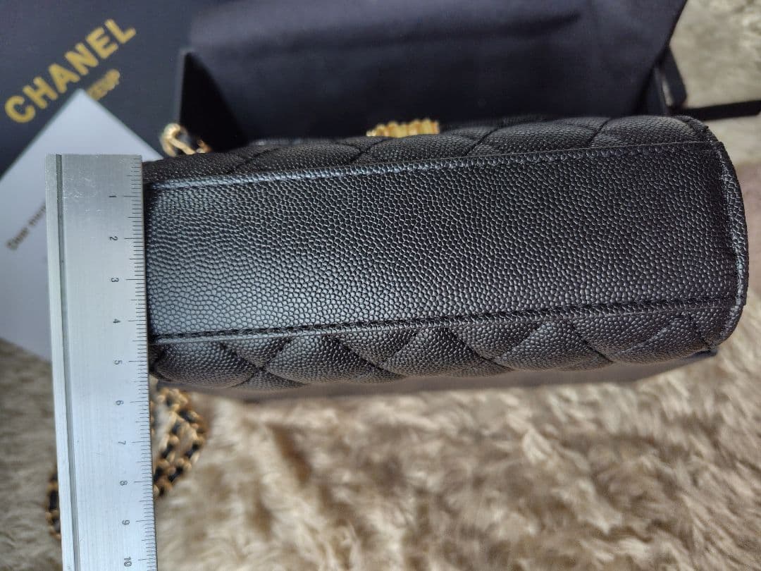 CHANEL ブラックレザー キルティング　ショルダーバッグ　ミニバッグ