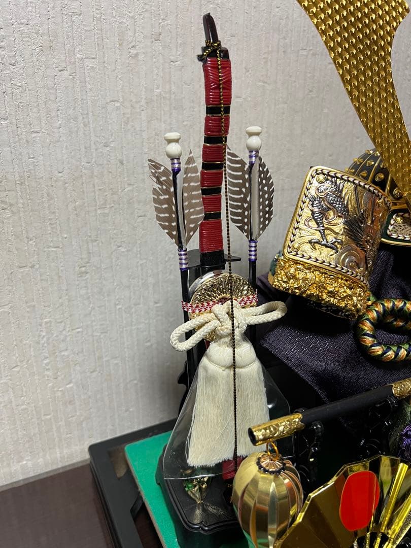 ５月節句　アクリルケース入り兜飾り