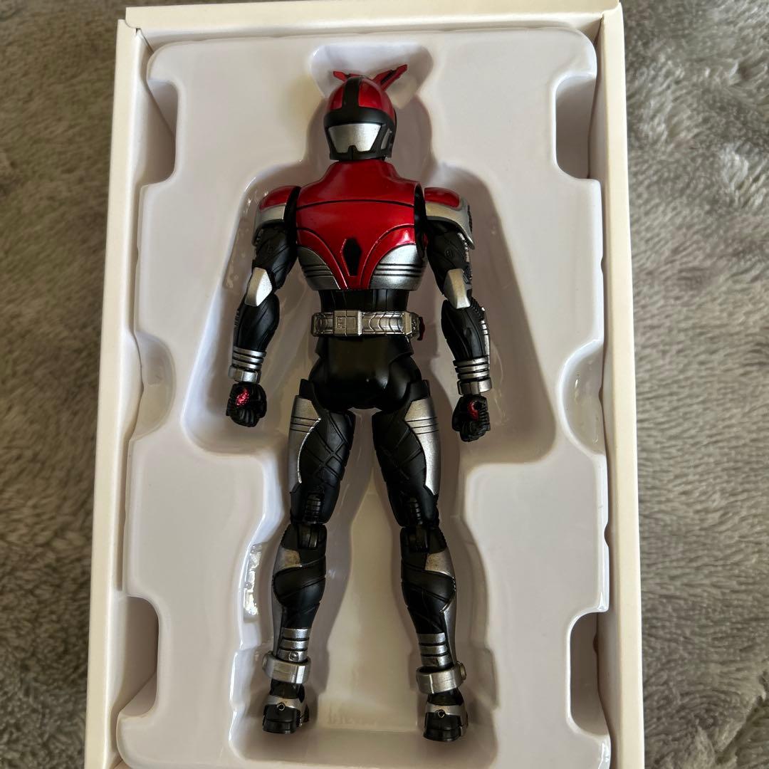 カ*）様 BANDAISHFiguarts仮面ライダーカブトライダーフォーム真骨