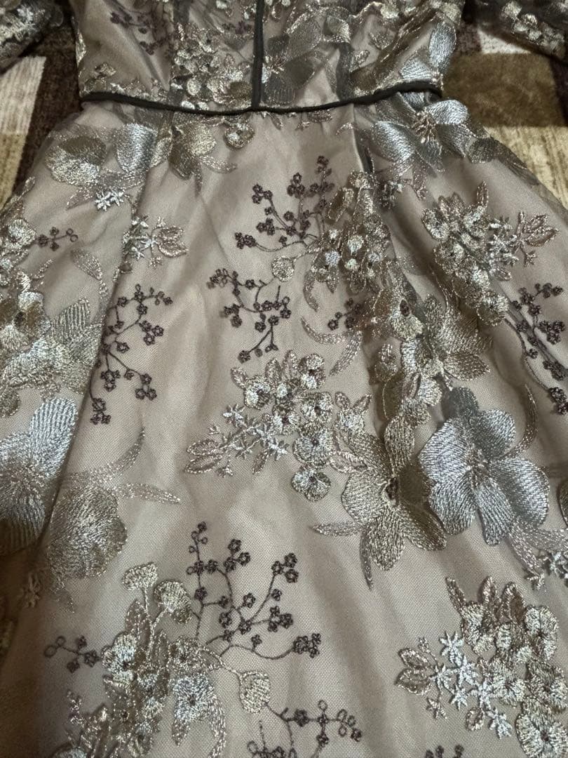 kana 花柄刺繍ドレス