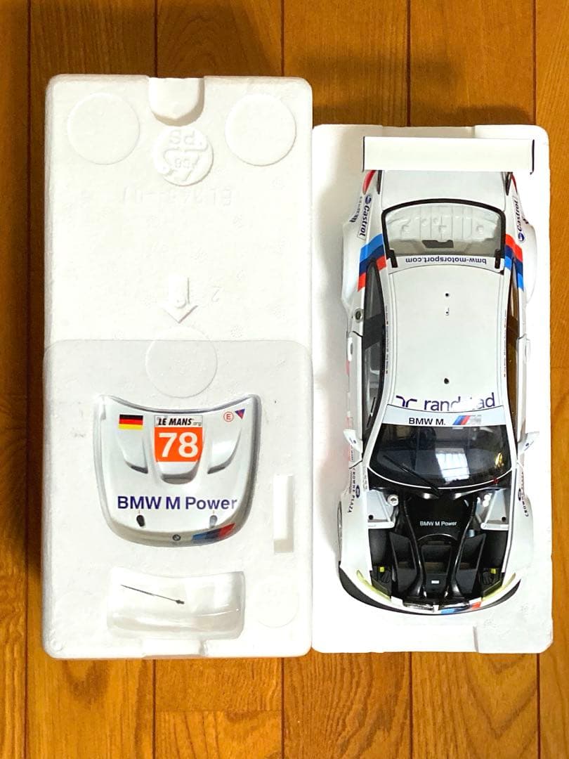 BMW M3 GT2 Le Mans 2010ミニカー 1/18