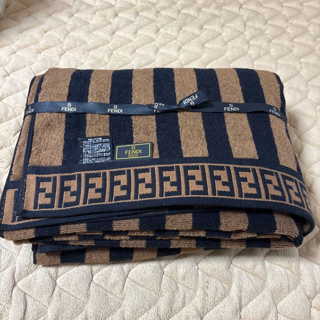 FENDI タオルケット