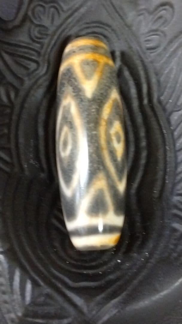 609天珠 特殊 三眼虎牙天珠 三角形 dzibeads！