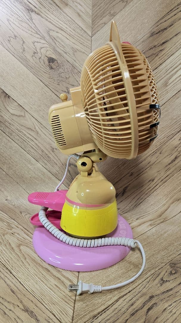 (mrcao様)ハローキティ日焼けキティ クリップ＆パーソナル扇風機 ドウシシャ