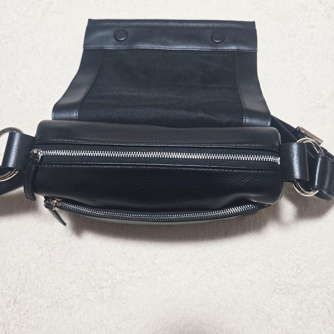 ビアズリー　レザーボディバッグ　ブラック