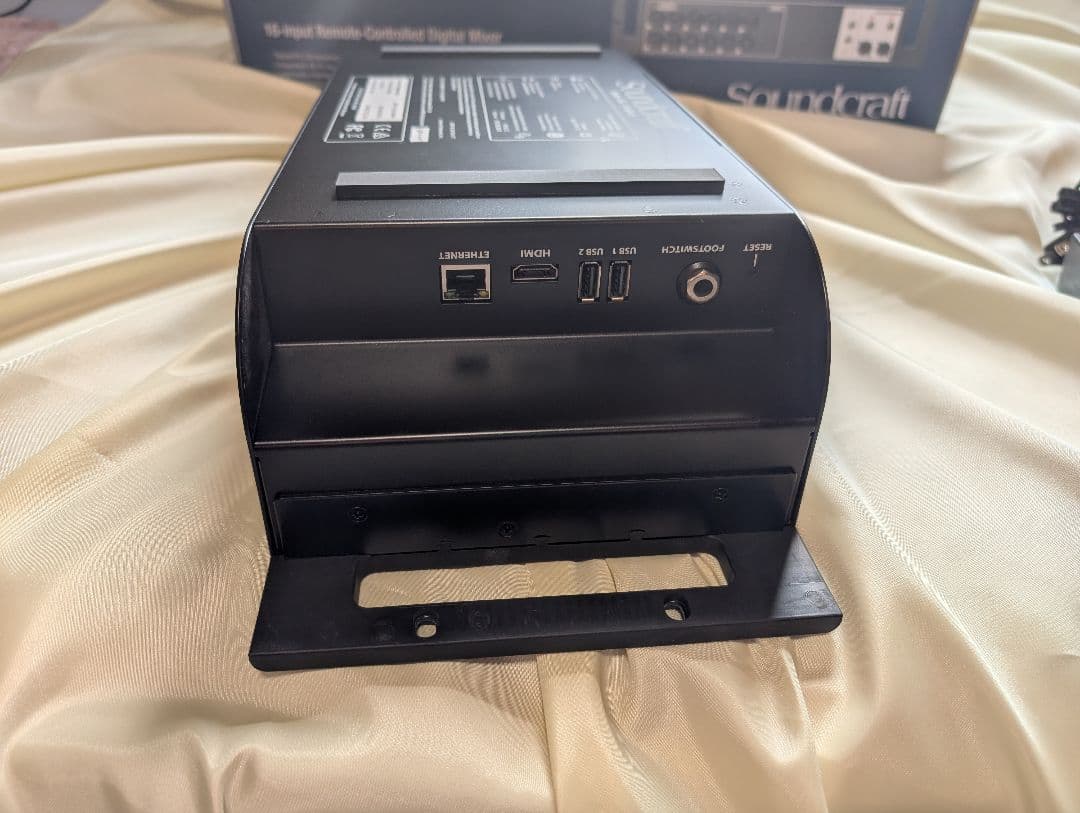 Soundcraft UI 16 デジタルミキサー