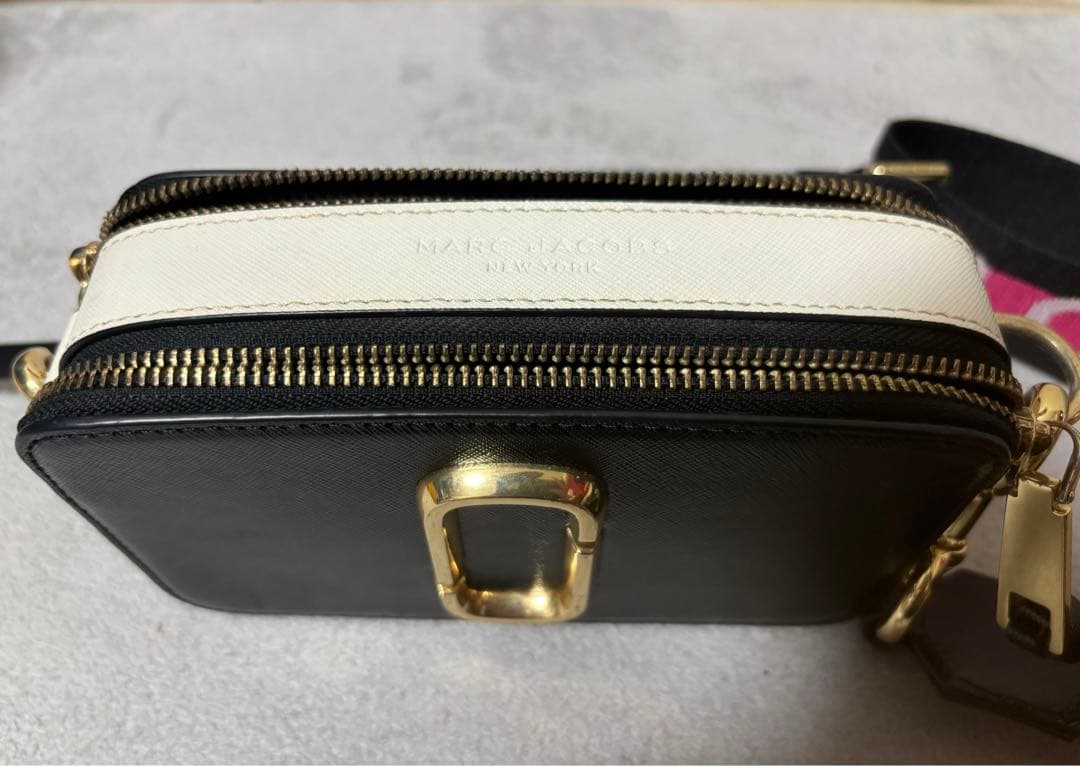 タイムセール中⟡.·MARC JACOBS ショルダーバッグ ブラック/ホワイト