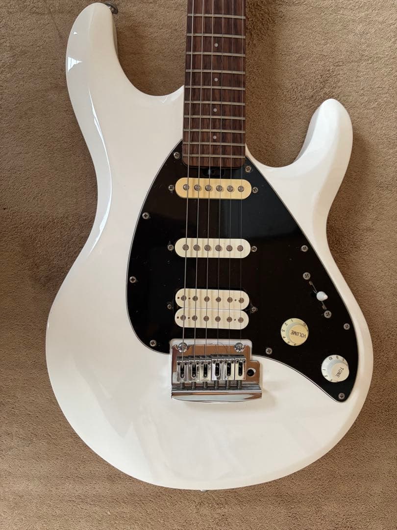 タイムセール！Sterling by Music Man siloホワイト