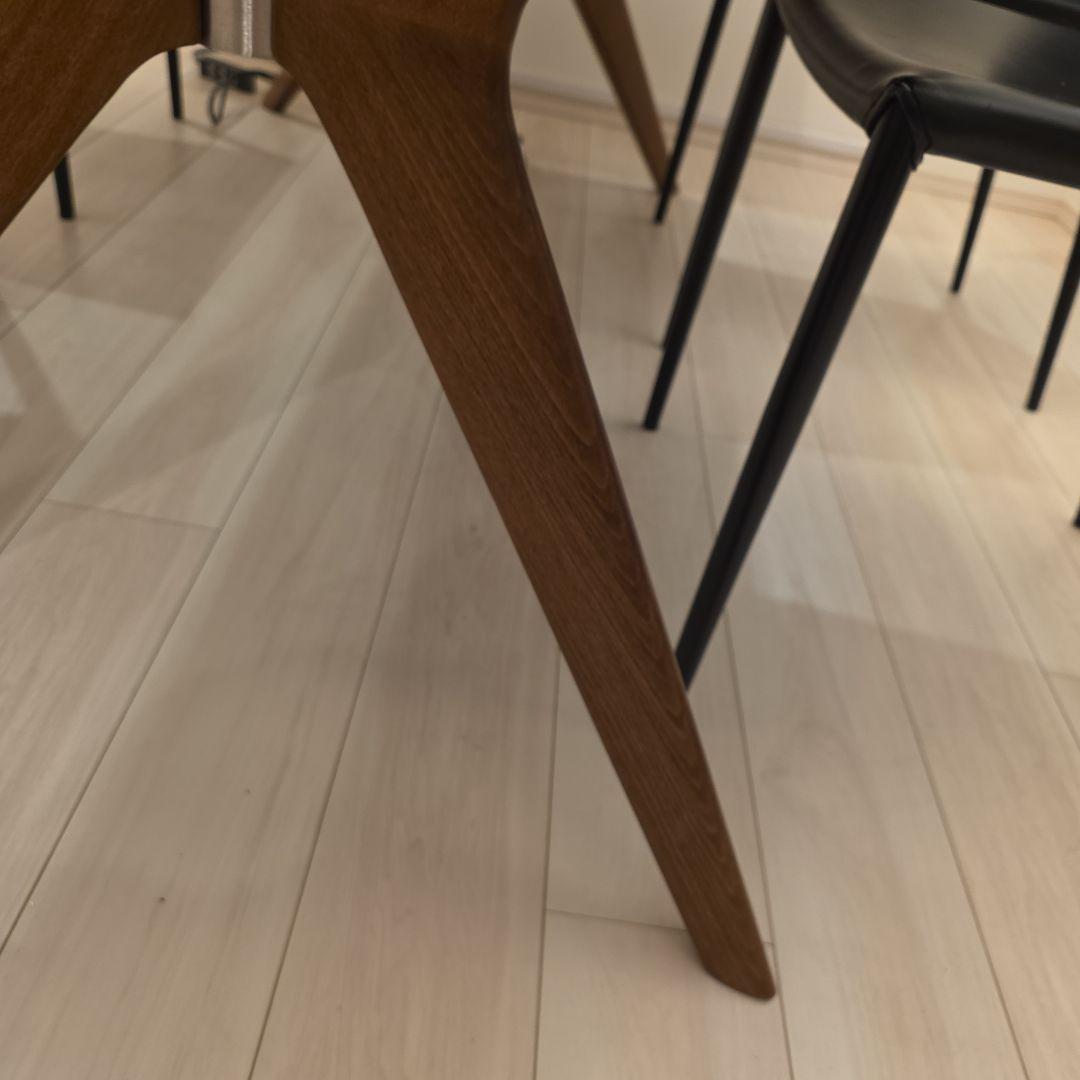 カリガリス トーキョー セラミックダイニングテーブル