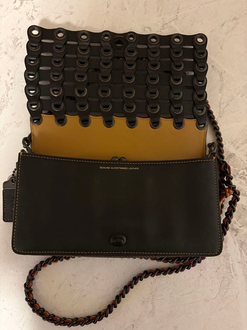 美品★コーチチェーンバッグ