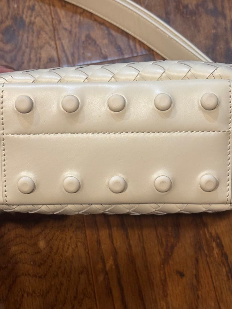 Cole Haan ホワイトレザー編み込みショルダーバッグ