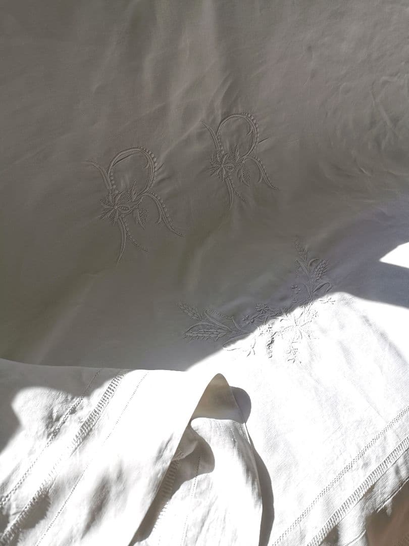 アンティークフランス 美しい花文字 イニシャル刺繍 ドローンワーク