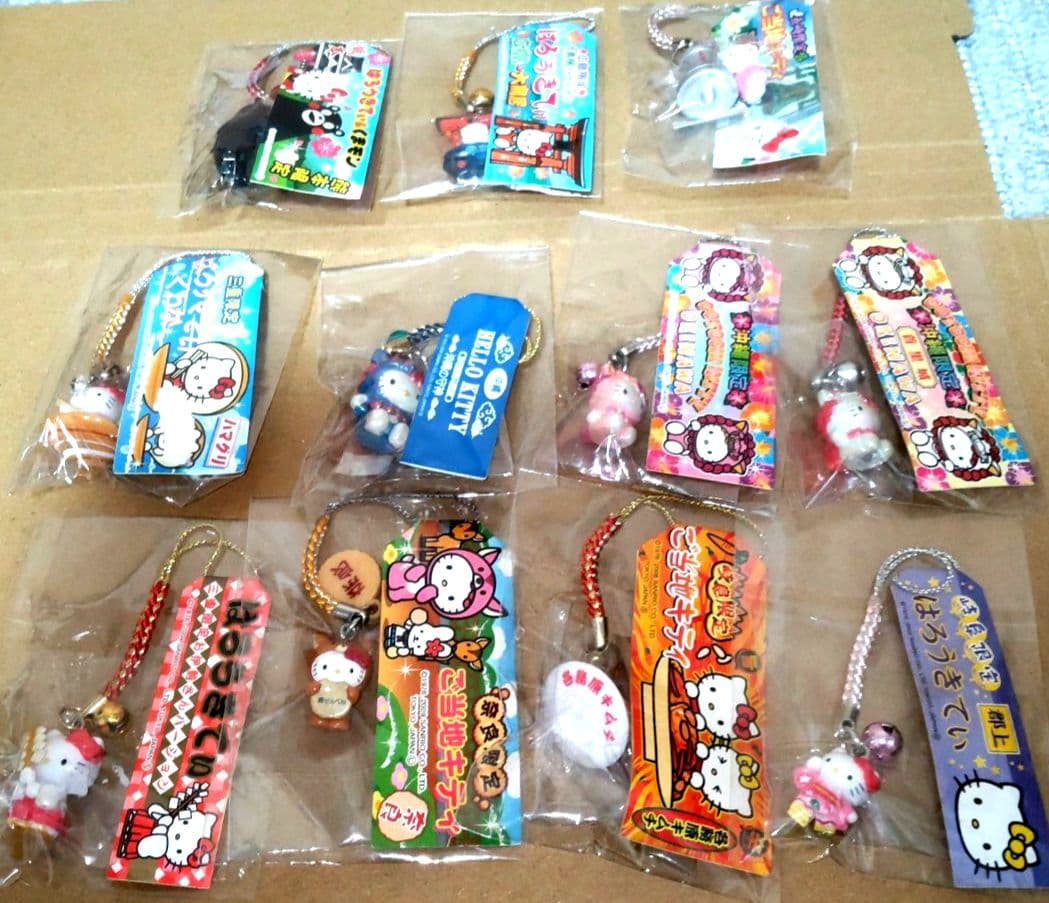 ご当地キティ♡ストラップ♡ファスナーマスコット&キーホルダー127個まとめ売り♡