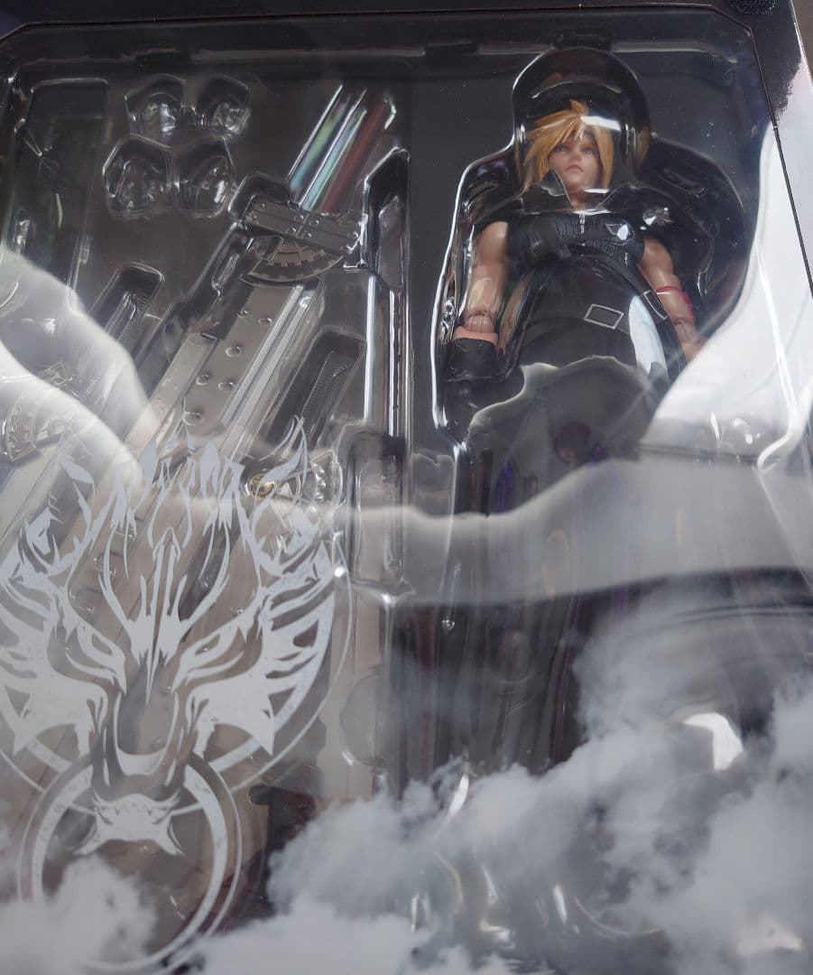 プレイアーツ改　FINAL FANTASY VII CLOUD STRIFE