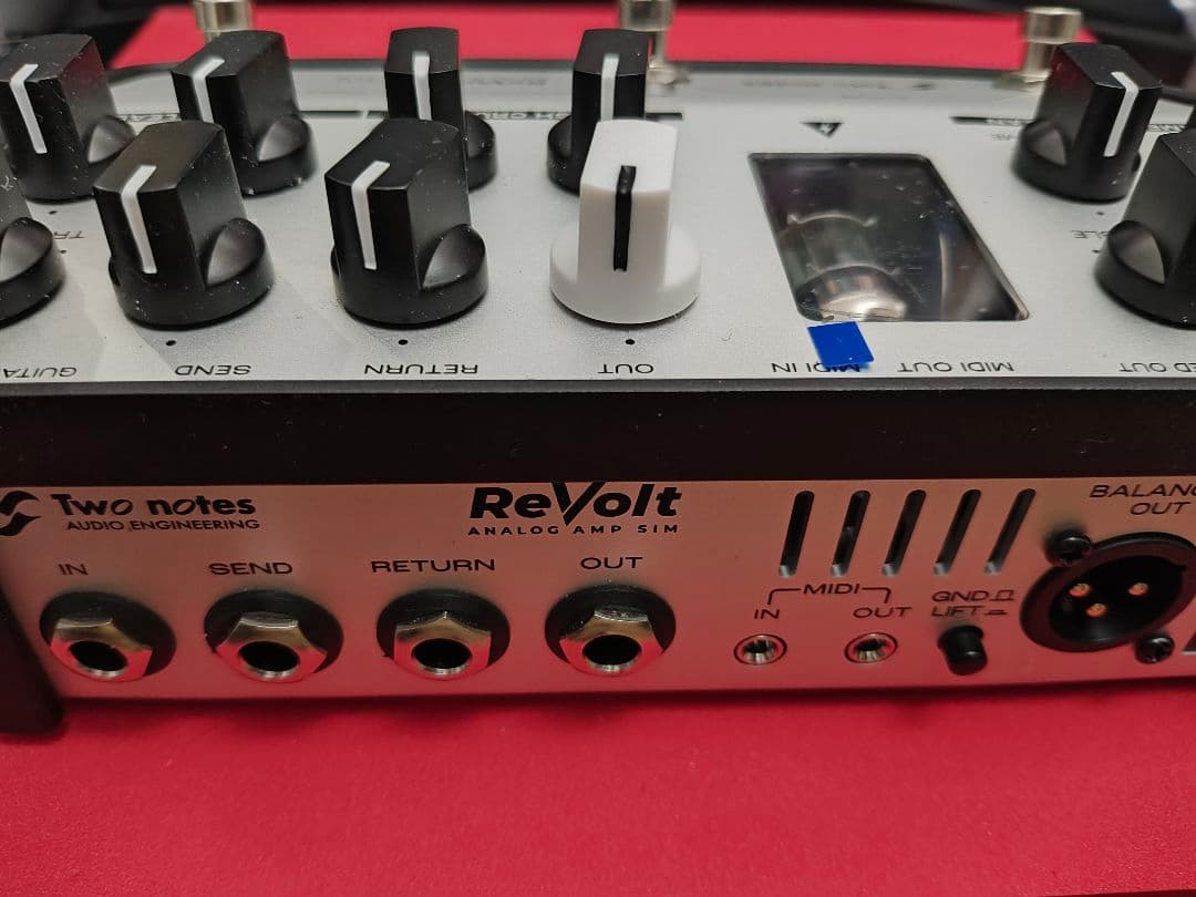 ギター Two Notes Revolt Guitar