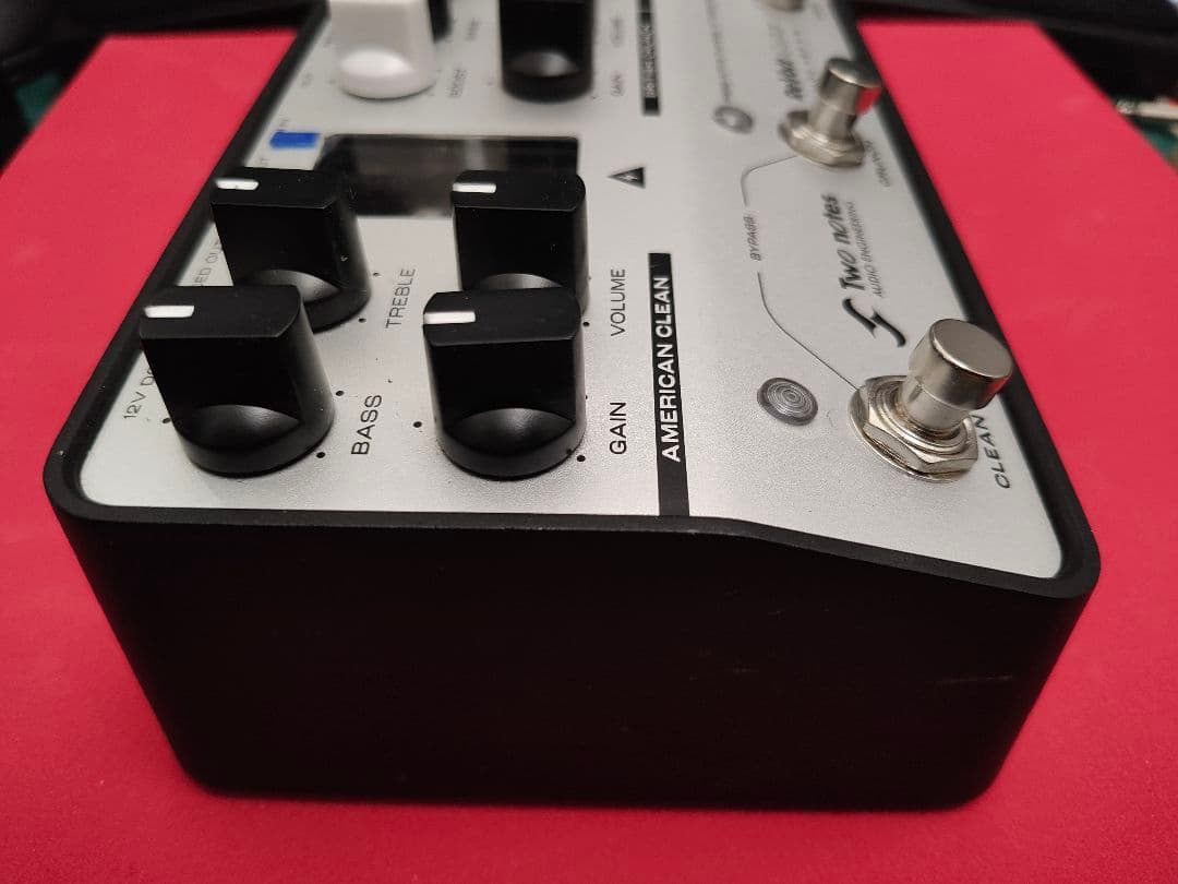 ギター Two Notes Revolt Guitar