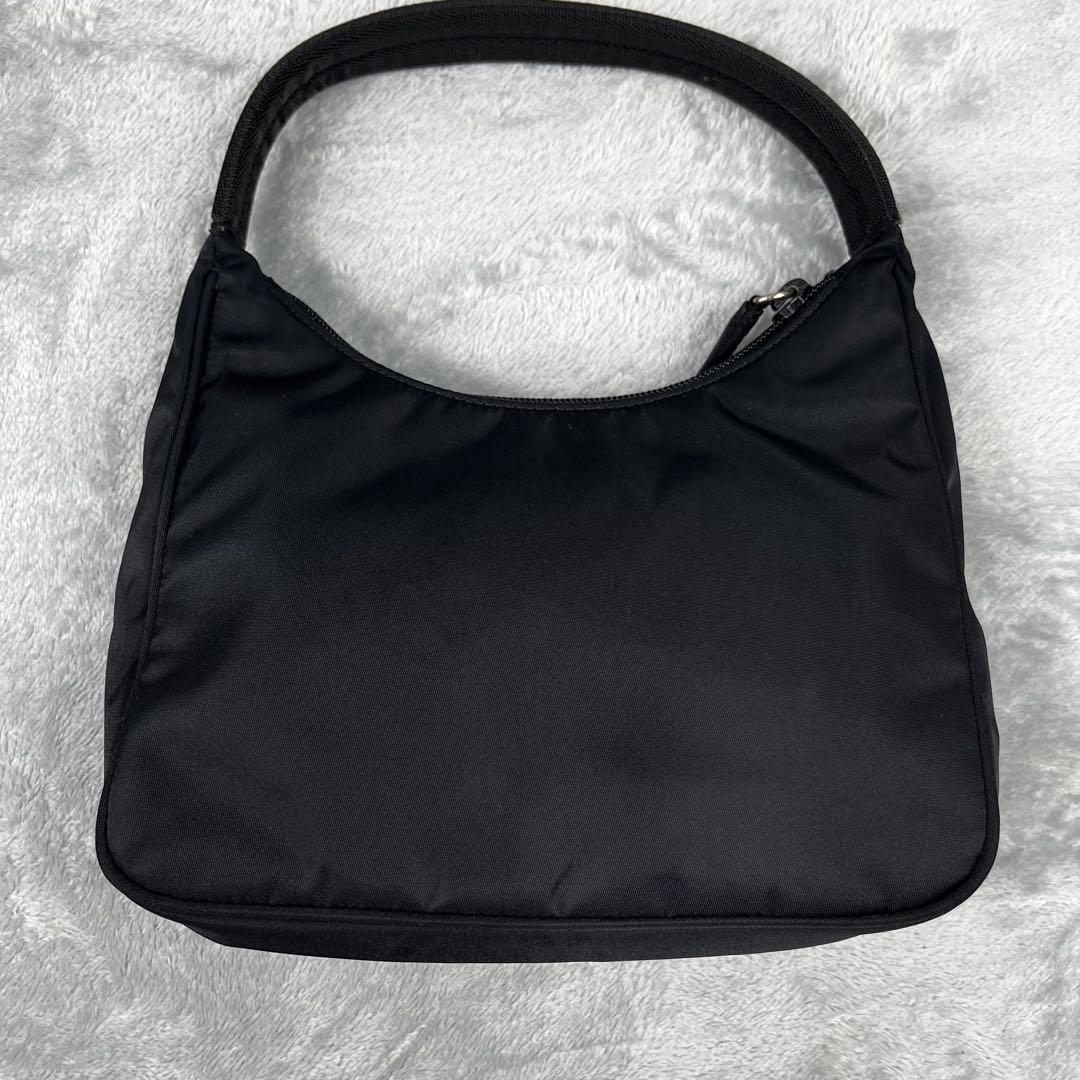 美品✨ Prada プラダ アクセサリーポーチ ブラック 黒 ナイロン 三角ロゴ