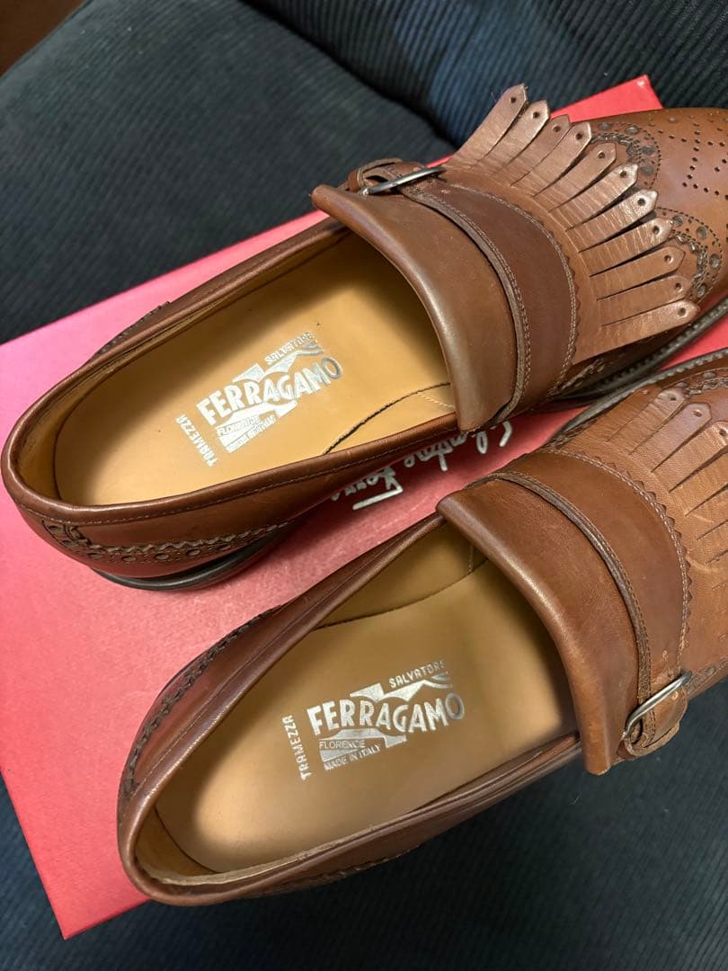 フェラガモ　シューズ