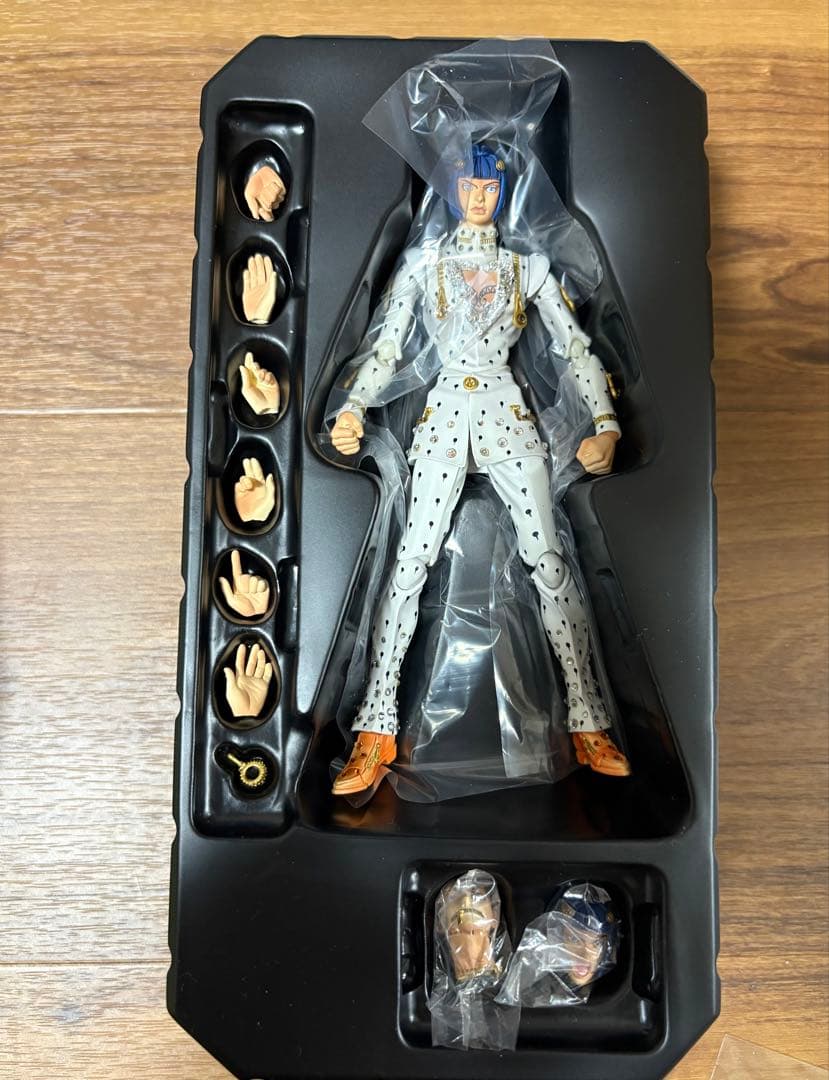 ブルーノ・ブチャラティ スワロフスキー限定版　荒木飛呂彦　超像可動　完品