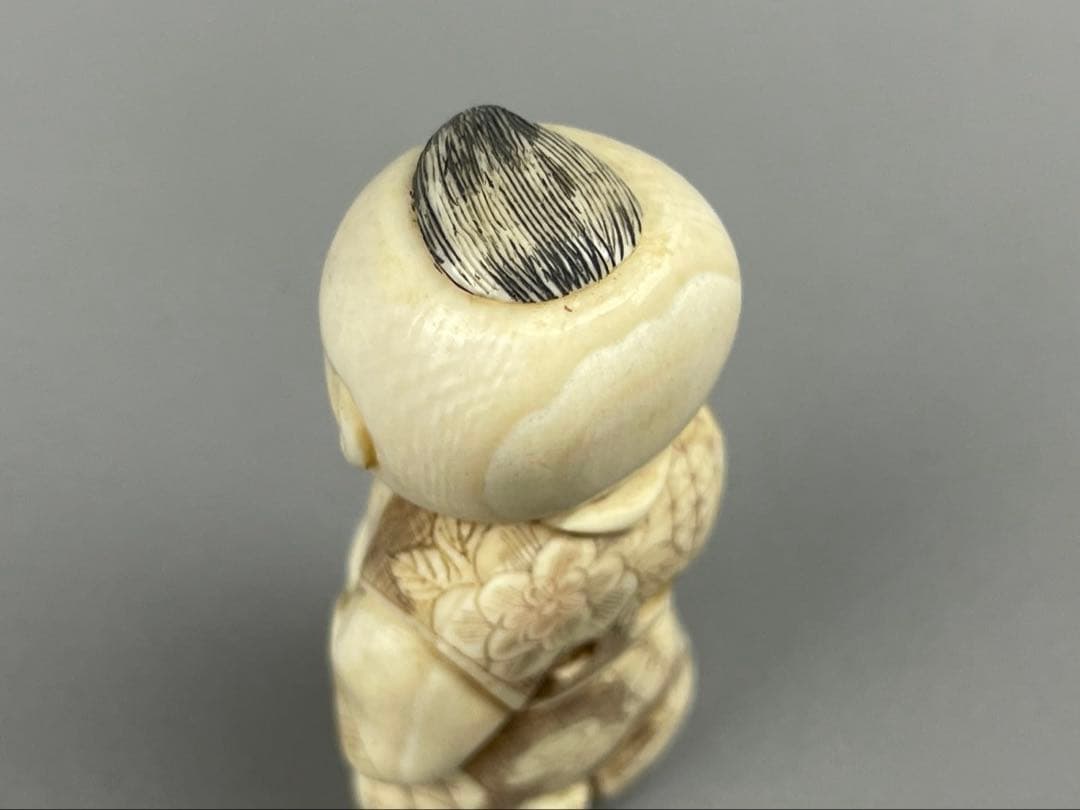 時代根付 極上細密彫り白材マンモス牙製 作家物 中国美術 天然素材