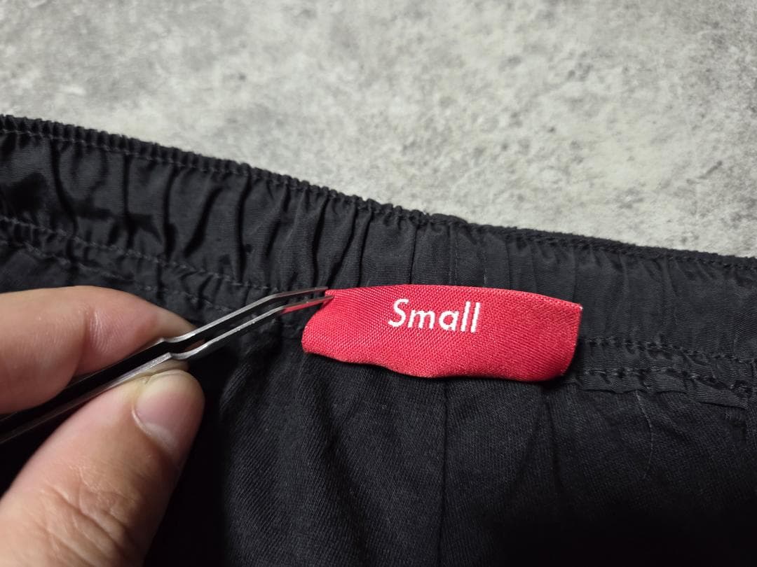 ★週末限定値引き価格★【中古】Supremeサイドロゴナイロンパンツ黒S