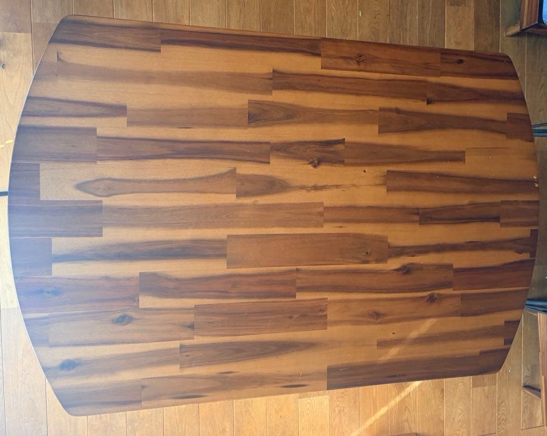 unicoウニコ　スウェラ　ダイニングテーブル