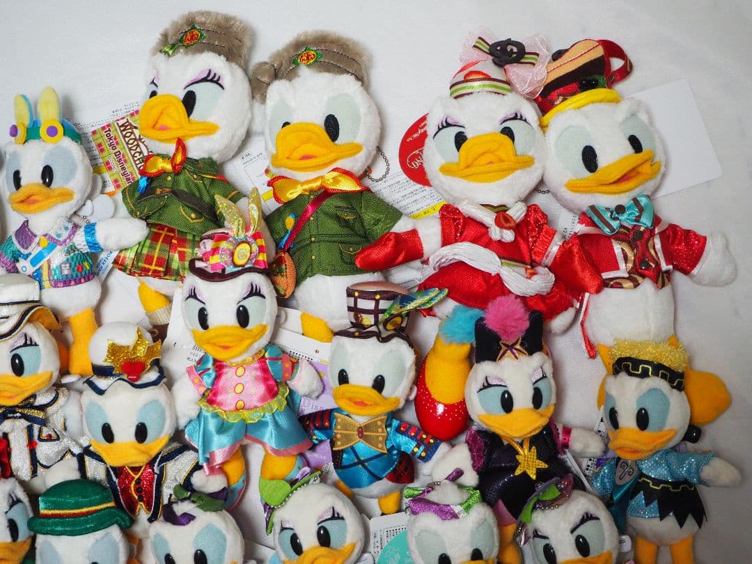 希少　東京ディズニー　ドナルド　デイジー　 ぬいぐるみ バッジ　ウッドチャック