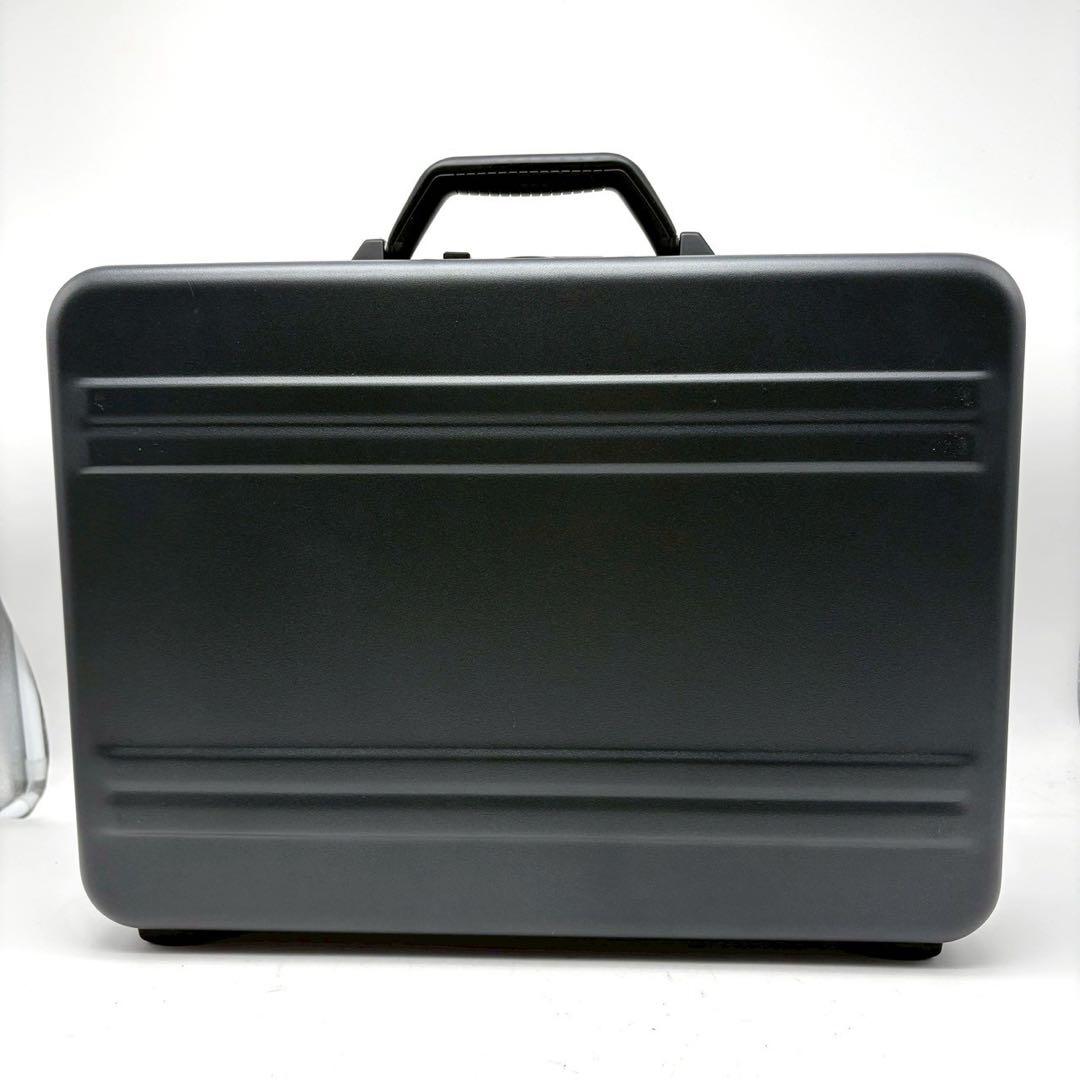 極美品 ゼロハリバートン ガンメタ アタッシュケース ダイアルロック