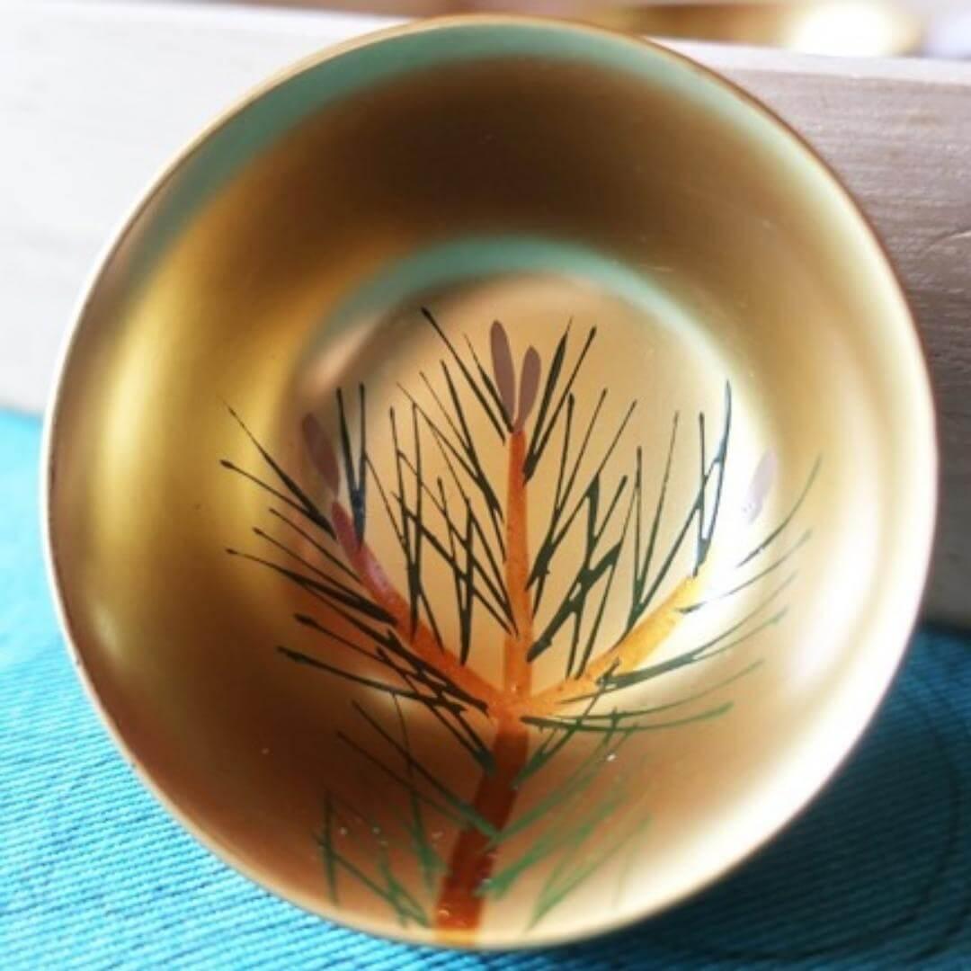 会津漆器 ぐいのみ 金地 小盃 鶴亀・松竹梅 手描き 日本製