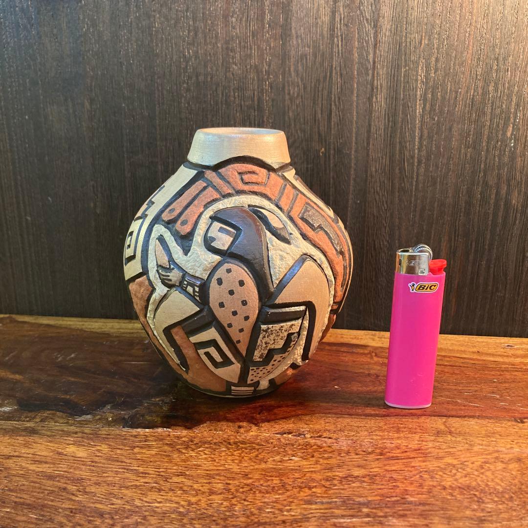 ホピ族 Carla Nampeyo作 コーンメイデン壺｜