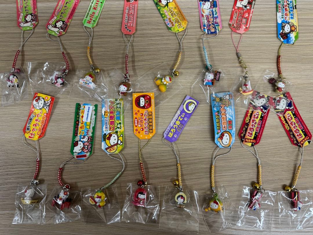195個　ハローキティ ご当地　ストラップ