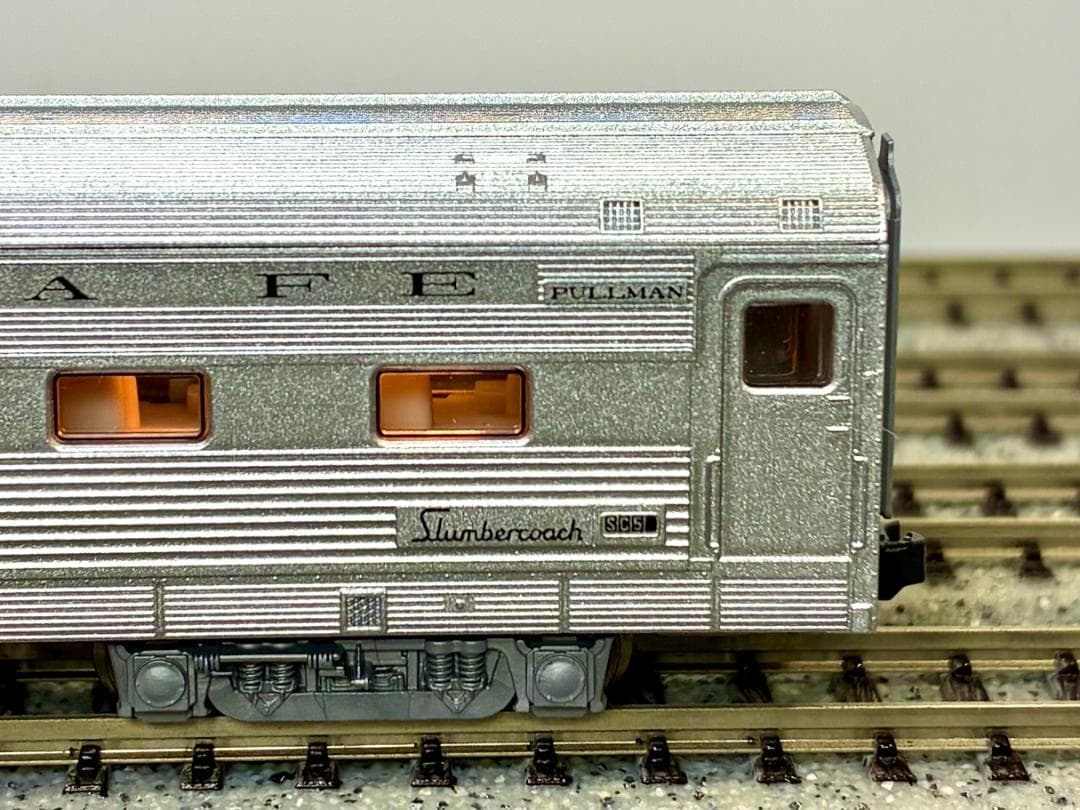 秘・埋蔵品 ”コルゲート客車8両“＆牽引機”PA-1/PB-1“、フル編成モデル