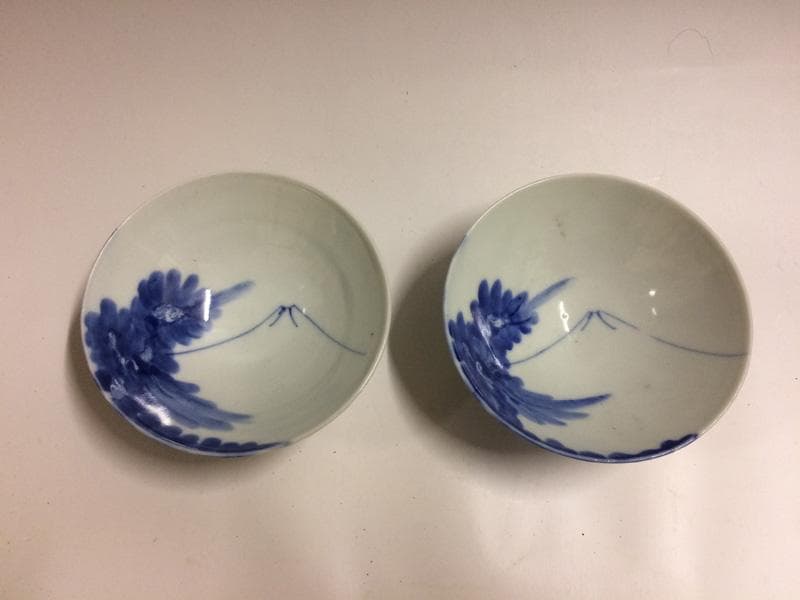 期間限定特価！★昭和レトロ★ 人気！染付手描　龍と富士紋　茶碗　2個 昭和初期 期間限定特価！☆昭和レトロ☆ 人気！染付手描 龍と富士紋