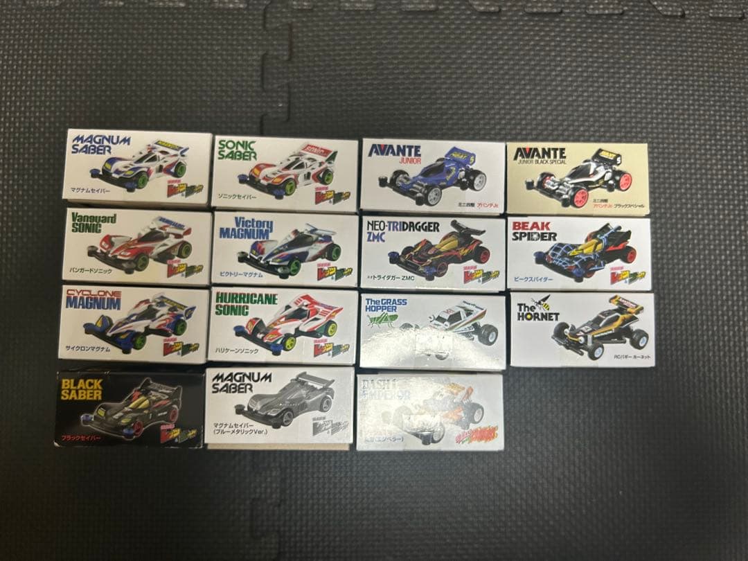 新品未開封　タミヤ　ミニ四駆　トミカ　コラボレーション　販売全種＋1　15種類