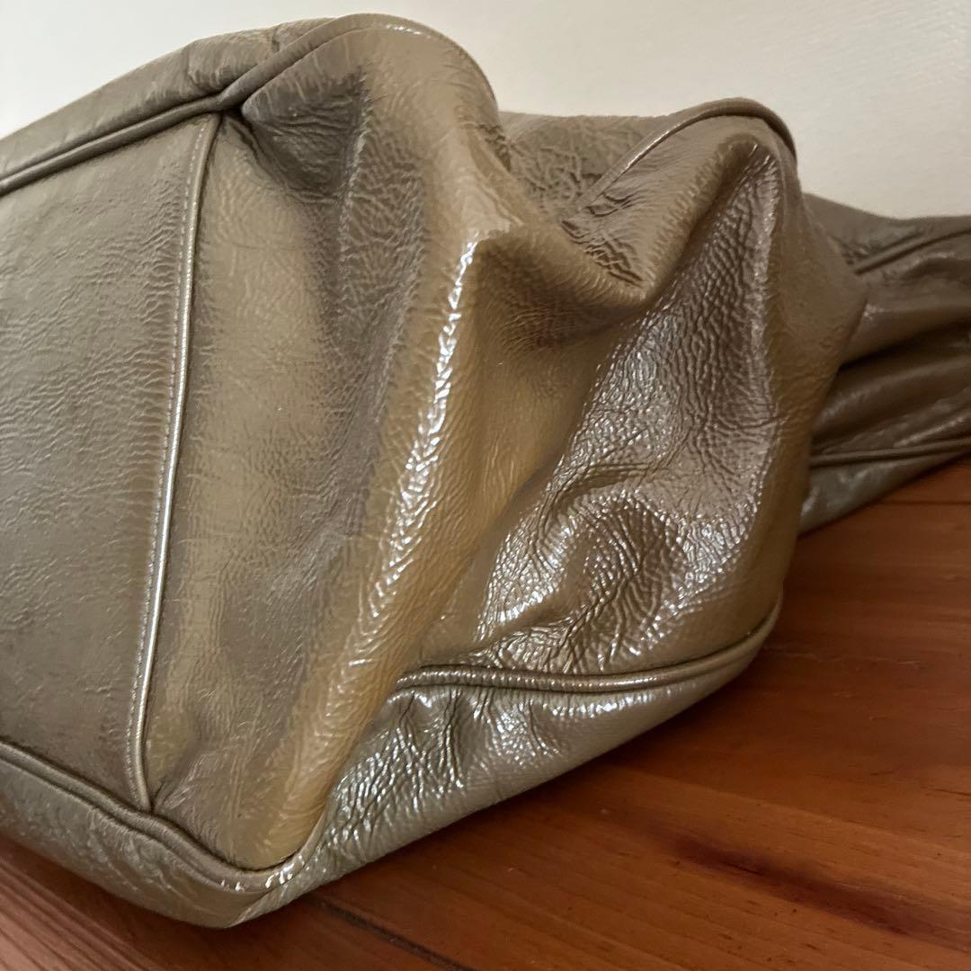 YVES SAINT LAURENT パテントトートバッグ　ローディ　グレー