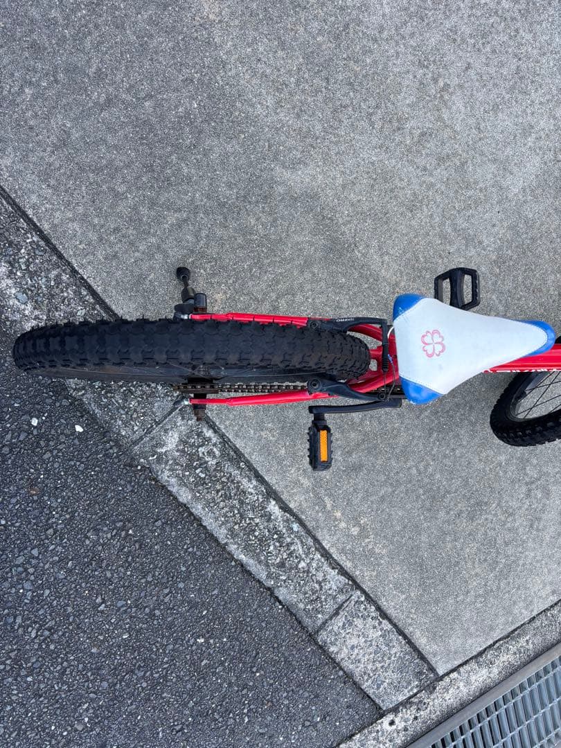 ヨツバサイクル キッズバイク 20インチ レッド/ブルー