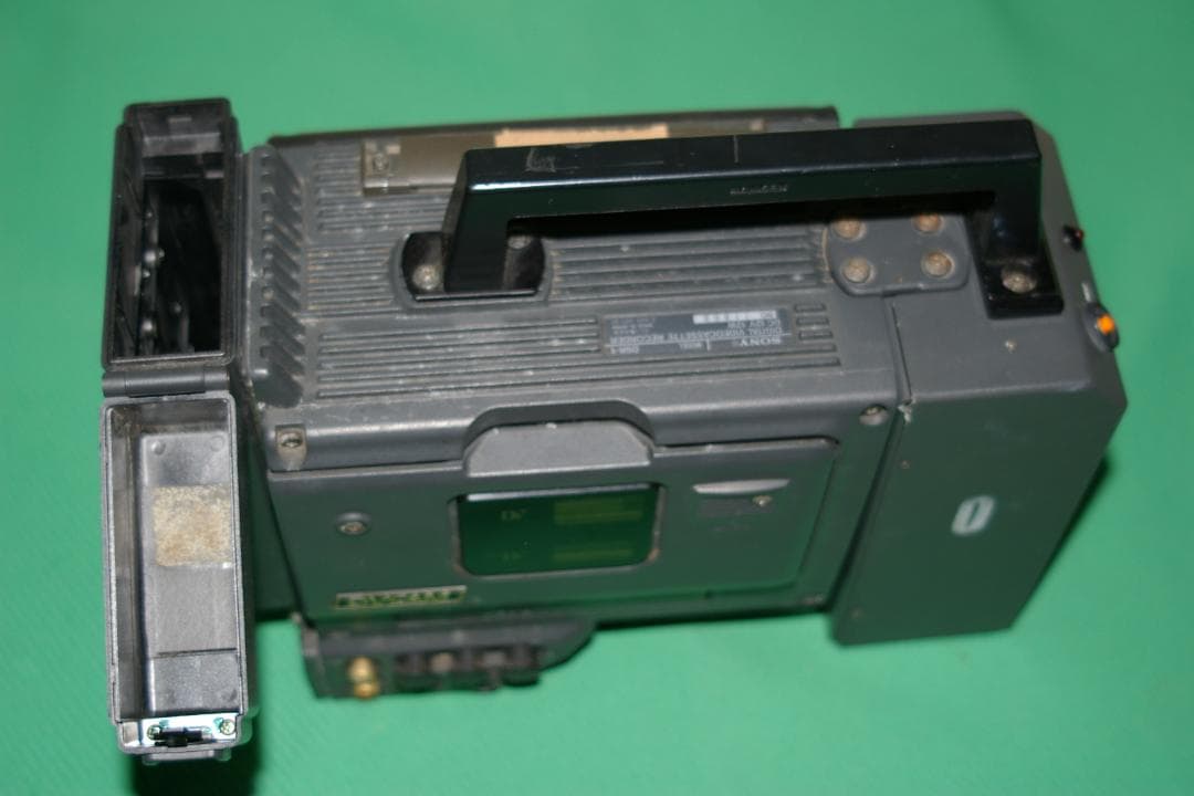 ソニーDVCAM DSR-1とサンドレックVA-10ポータブル化ジャンク品 その他