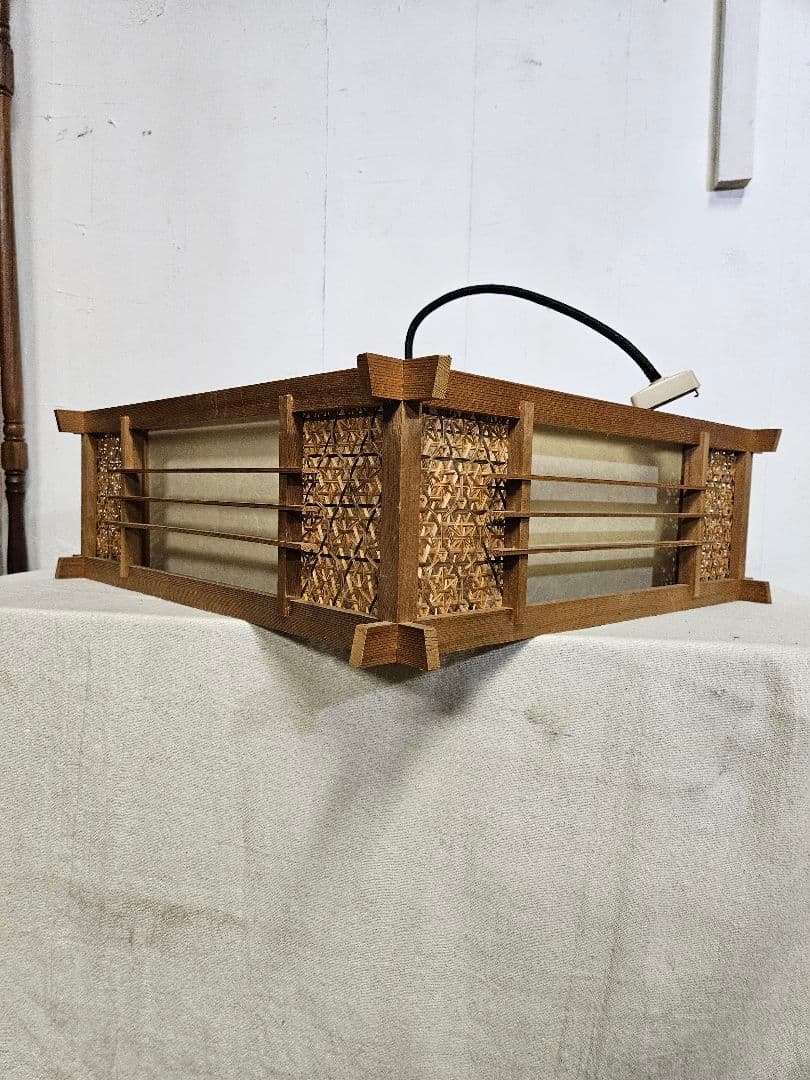 ジャパンヴィンテージ 木製と和紙のペンダントライト 蛍光灯 透かし 藤