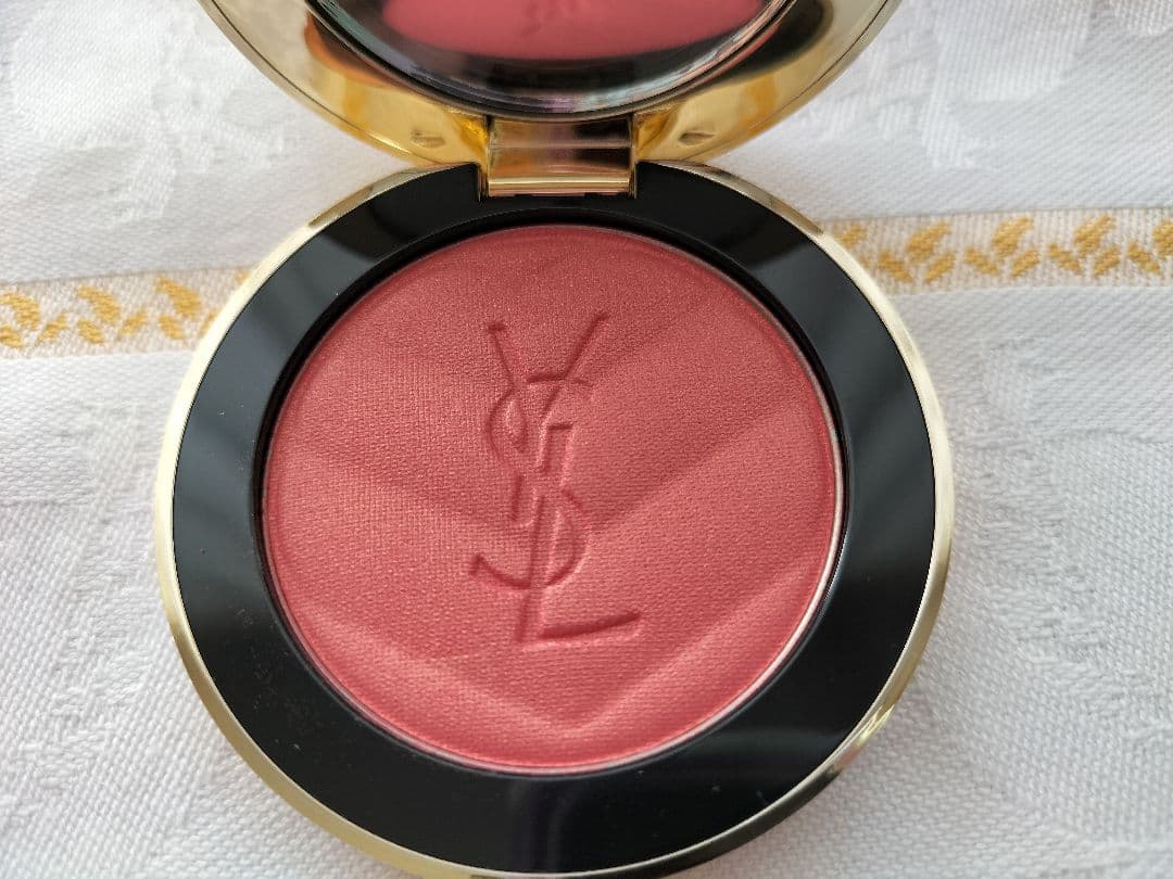 【新品・未使用】イヴ・サンローラン　 メイクミーブラッシュ パウダーS ９３他